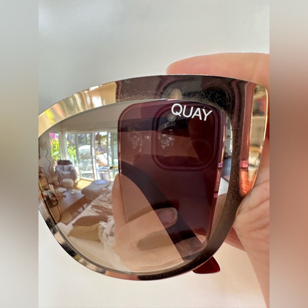 Quay Australia Sunglasses - Picture 3 of 3